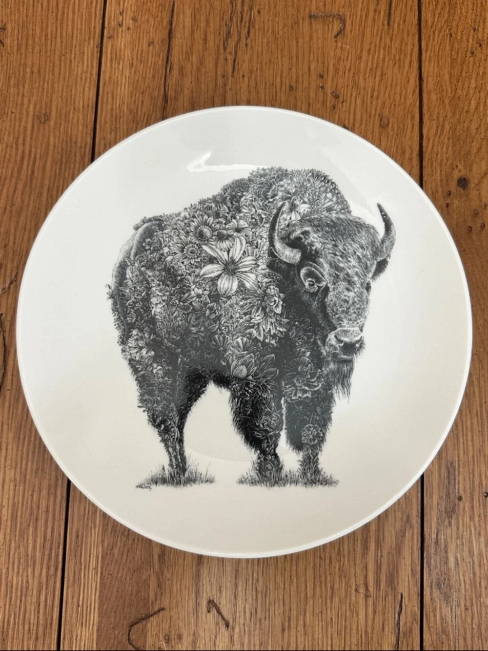 Maxwell & Willams Bison Salad Plates in Black and White - Set of 2 - Picture 4 of 8